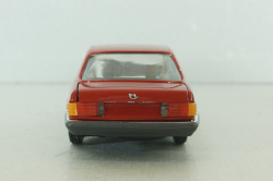 Mercedes 500 SE (W126) 1979 шейховоз, red, NZG 1:35