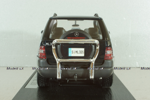 Mercedes-Benz ML 320 (W163) 1997, dark green, B66005244, Maisto 1:18