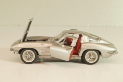 Chevrolet Corvette (C2) 1963, silver,  Franklin Mint 1:43