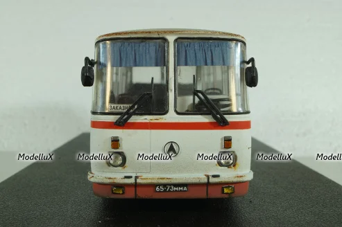 Лаз-695Н, бело-красный, Improved Models 1:43