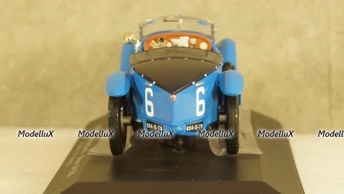 Лаз-695Н, бело-красный, Improved Models 1:43