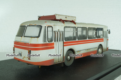 Лаз-695Н, бело-красный, Improved Models 1:43