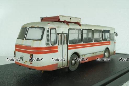 Лаз-695Н, бело-красный, Improved Models 1:43