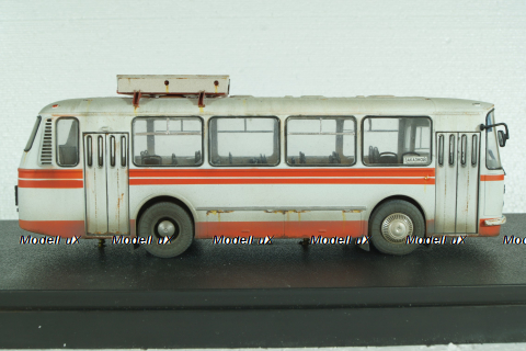 Лаз-695Н, бело-красный, Improved Models 1:43