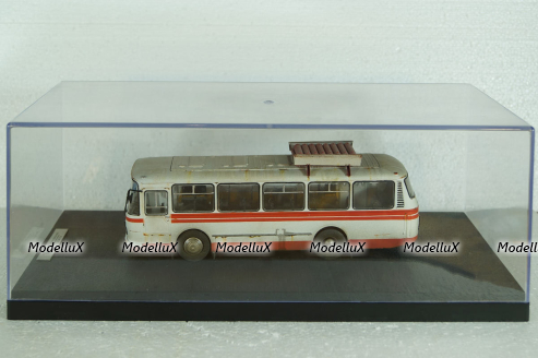 Лаз-695Н, бело-красный, Improved Models 1:43