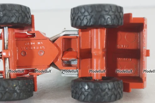 O&K L4 Wheel Loader, red/white, NZG 1:50
