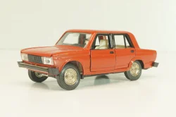 Ваз-2105 А39, красный, август 86г., Тантал/Радон 1:43