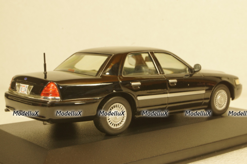 Ford Crown Victoria 2000, MOC036, IXO 1:43
