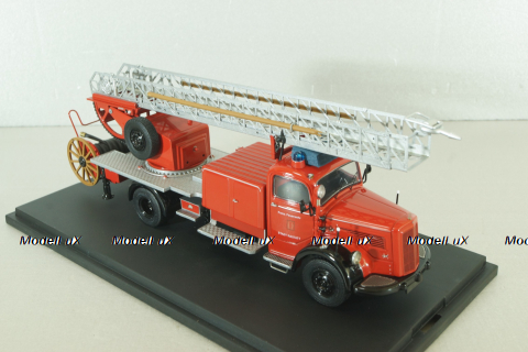 Mercedes L 6600  fire ladder 1951, red, 03091, Schuco 1:43