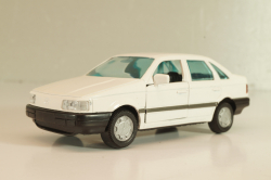 Volkswagen Passat (B3) 1988, white, Gama 1:43
