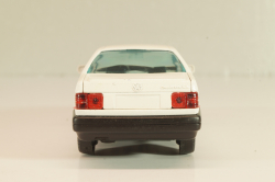 Volkswagen Passat (B3) 1988, white, Gama 1:43