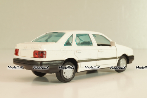 Volkswagen Passat (B3) 1988, white, Gama 1:43