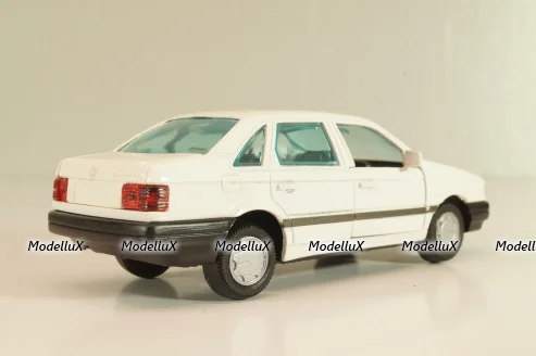 Volkswagen Passat (B3) 1988, white, Gama 1:43