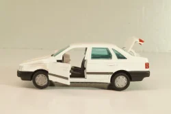 Volkswagen Passat (B3) 1988, white, Gama 1:43