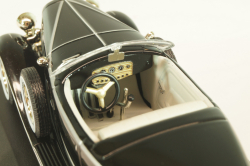 Auburn Boat Tail Roadster 1933, black, MUS037, IXO Museum 1:43