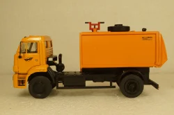 Камаз-43253 КО-440-4К1 мусоровоз с боковой загрузкой, Киммерия 1:43