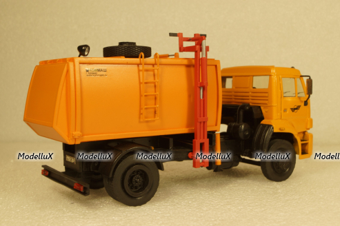 Камаз-43253 КО-440-4К1 мусоровоз с боковой загрузкой, Киммерия 1:43