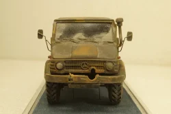 Mercedes Unimog U426 Армия Аргентины камуфляж с боковыми стеклами и со следами эксплуатации, KV мастерская 1:43