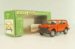 Ваз-2121 Лада Нива, март 1995г., красная, Тантал/Радон 1:43