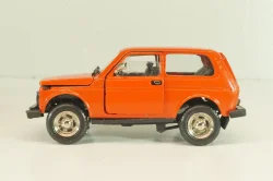 Ваз-2121 Лада Нива, март 1995г., красная, Тантал/Радон 1:43