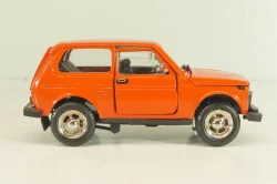 Ваз-2121 Лада Нива, март 1995г., красная, Тантал/Радон 1:43