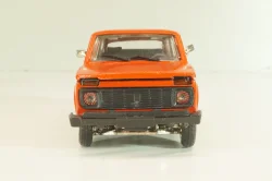 Ваз-2121 Лада Нива, март 1995г., красная, Тантал/Радон 1:43