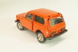 Ваз-2121 Лада Нива, март 1995г., красная, Тантал/Радон 1:43