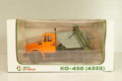 КО-450(4333) мусоровоз на шасси Зил-4333, оранжевый/серый, 101883, Автоистория 1:43