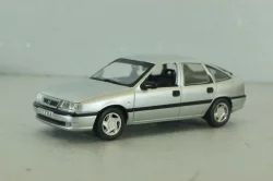Opel Vectra (A) GL hatchback,Wayne Cherry 1988, silver, OPCD138, Opel Collection Designer #138 1:43