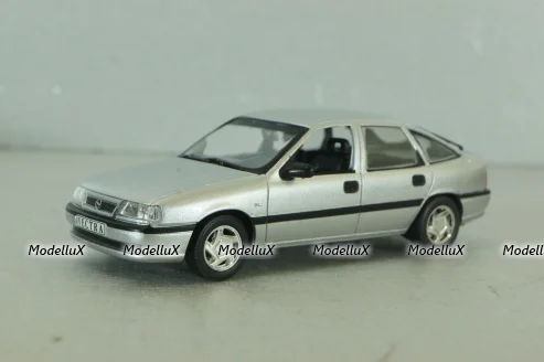 Opel Vectra (A) GL hatchback,Wayne Cherry 1988, silver, OPCD138, Opel Collection Designer #138 1:43