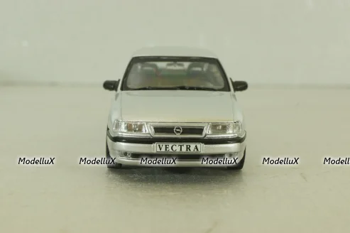 Opel Vectra (A) GL hatchback,Wayne Cherry 1988, silver, OPCD138, Opel Collection Designer #138 1:43