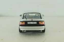 Opel Vectra (A) GL hatchback,Wayne Cherry 1988, silver, OPCD138, Opel Collection Designer #138 1:43
