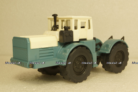 К-701, Кировец, голубой/белый, з-д Двигатель 1:43  