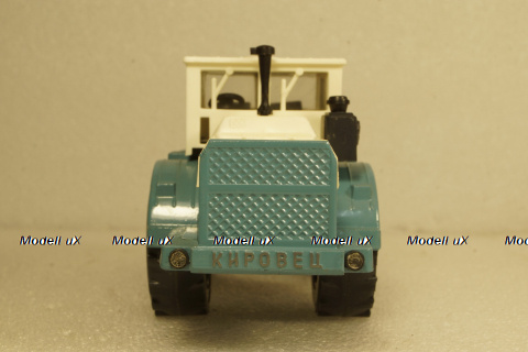 К-701, Кировец, голубой/белый, з-д Двигатель 1:43  
