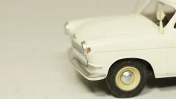 К-701, Кировец, голубой/белый, з-д Двигатель 1:43  
