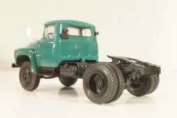 Зил-130В1 тягач, зеленый, АвтоИстория 1:43