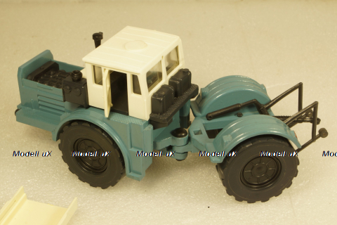 К-701, Кировец, голубой/белый, з-д Двигатель 1:43  