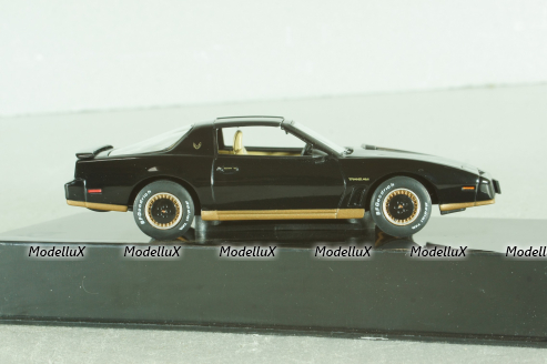 Pontiac Firebird 1982 Black, CLC366N, IXO 1:43