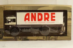 Land Rover 88 Series IIa Station Wagon Ace Ventura When Nature Calls 1995, 86562, Greenlight 1:43