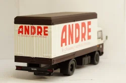 Land Rover 88 Series IIa Station Wagon Ace Ventura When Nature Calls 1995, 86562, Greenlight 1:43