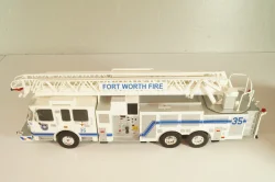 Smeal Spartan 105 RM USA 2015, fire ladder, white, Altaya 1:43