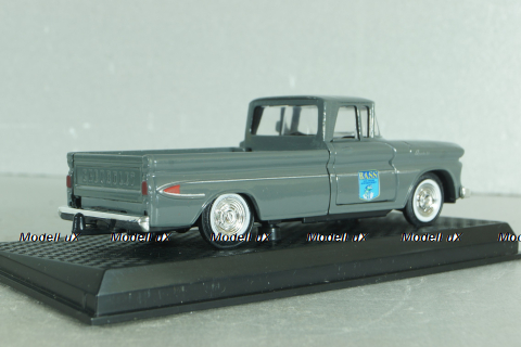 Chevrolet Apache pickup nruck 1961, grey, 68600, Road Champs 1:43