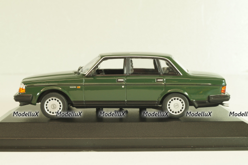 Volvo 240 GL 1986, dark green, 940171404, Maxichamps 1:43