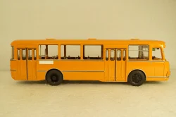 Лиаз-677М охра, Classicbus 1:43