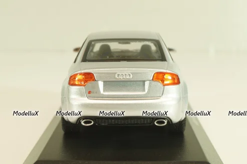 Audi RS4 (B7) 2004 silver metallic, 940014601, Maxichamps 1:43