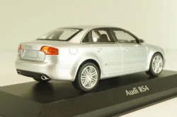 Audi RS4 (B7) 2004 silver metallic, 940014601, Maxichamps 1:43