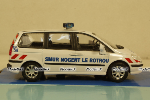 Peugeot 807 Smur,   Cararama 1:43 