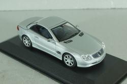 Mercedes-Benz SL 500 (R230) with operation roof 2001, silver, 400032030, Minichamps 1:43
