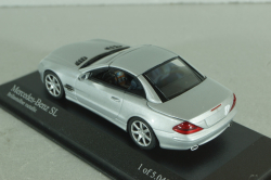 Mercedes-Benz SL 500 (R230) with operation roof 2001, silver, 400032030, Minichamps 1:43