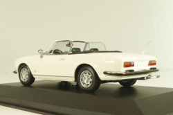 Peugeot 504 Cabriolet 1977, white, 940112131, Maxichamps 1:43